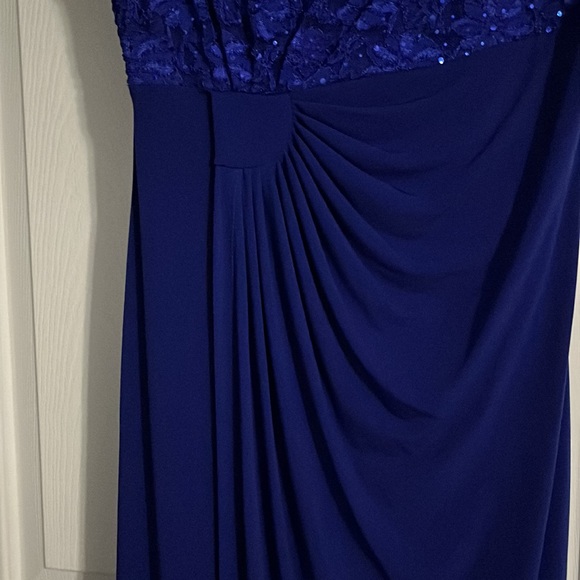 Cocktail dress. Fits beautifully!!! - Picture 4 of 5
